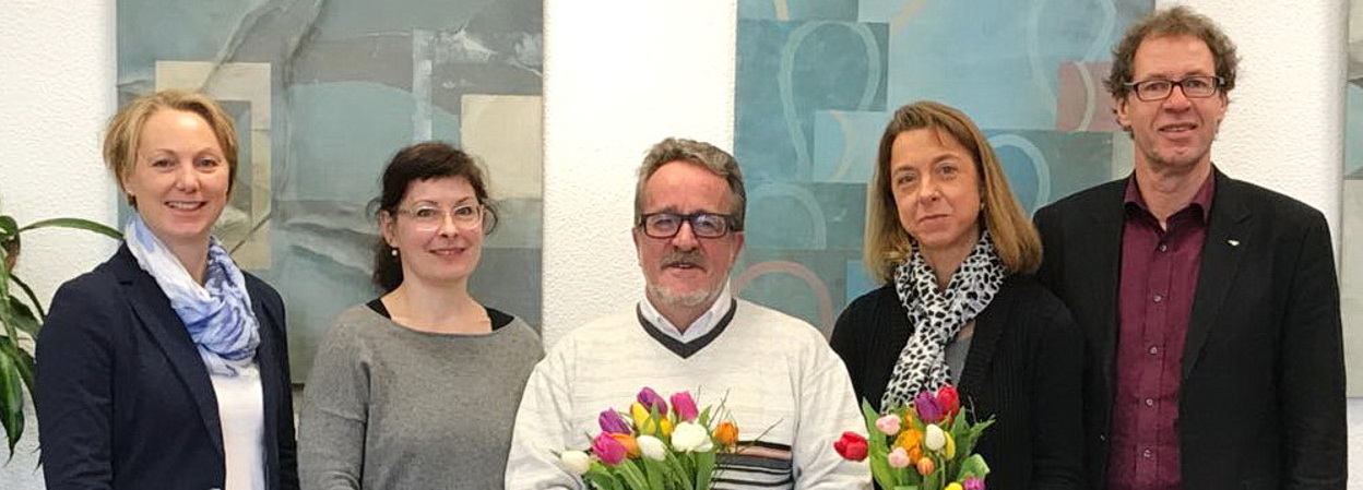 Leslie Kamphuis (Leiterin des Fachbereichs Ordnung und Soziales sowie Ansprechpartnerin Ehrenamt bei der Stadt Wipperfürth, v.l.), Sylvia Asmussen (Leiterin der Ehrenamtsinitiative Weitblick des Oberbergsichen Kreises), Lotse Hans-Dieter Tillemanns, Lots